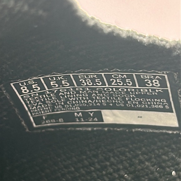 Skechers Swift Fit Sneakers Women’s 8.5 Black Hands-Free Slip-On Comfort NWT - Picture 10 of 11